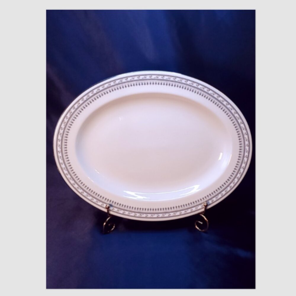 Royal Doulton 'Fontana' 13-Inch Serving Platter – Platinum Trim